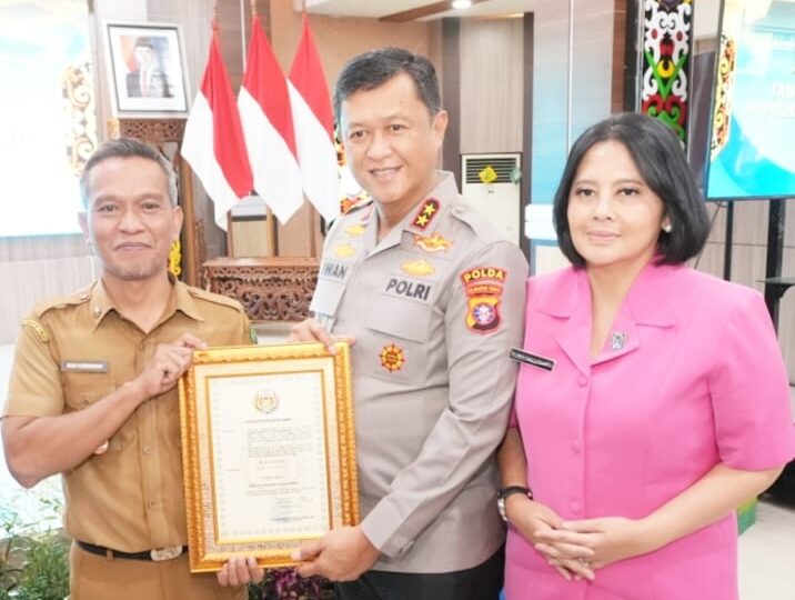 HUT ke-27 PP Polri, Bupati Kapuas Terima Penghargaan Satya Lencana Karya Nusa