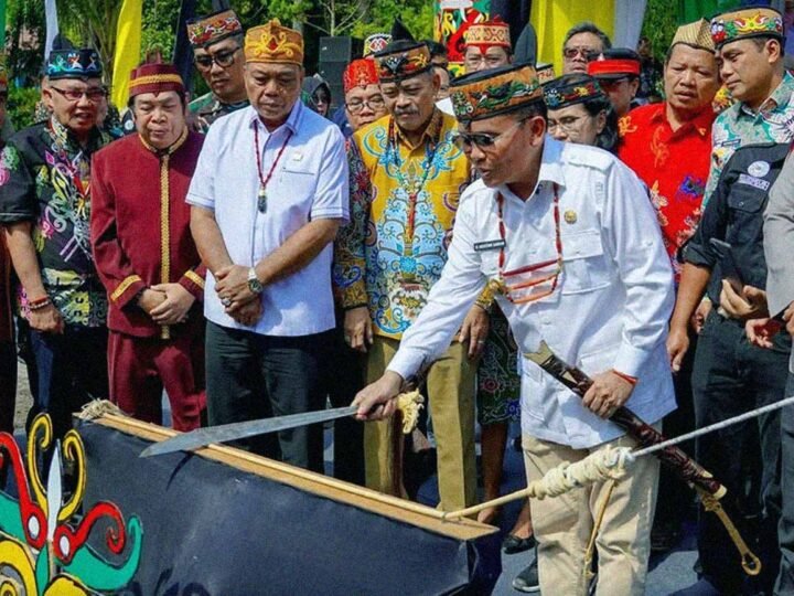 Gubernur Tegaskan Pembangunan Huma Betang Sebagai Bentuk Pelestarian Nilai Kearifan Budaya Dayak