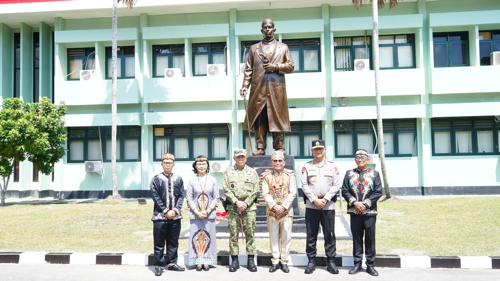 Resmikan Patung Jenderal Sudirman dan Tambun Bungai, Pangdam: Jadi Pengingat Semangat Juang Generasi Muda
