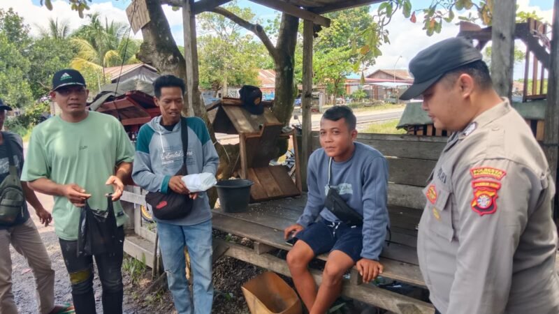 Polsek Rakumpit Rutin Patroli Sambang, Ajak Warga Aktif Jaga Keamanan Lingkungan