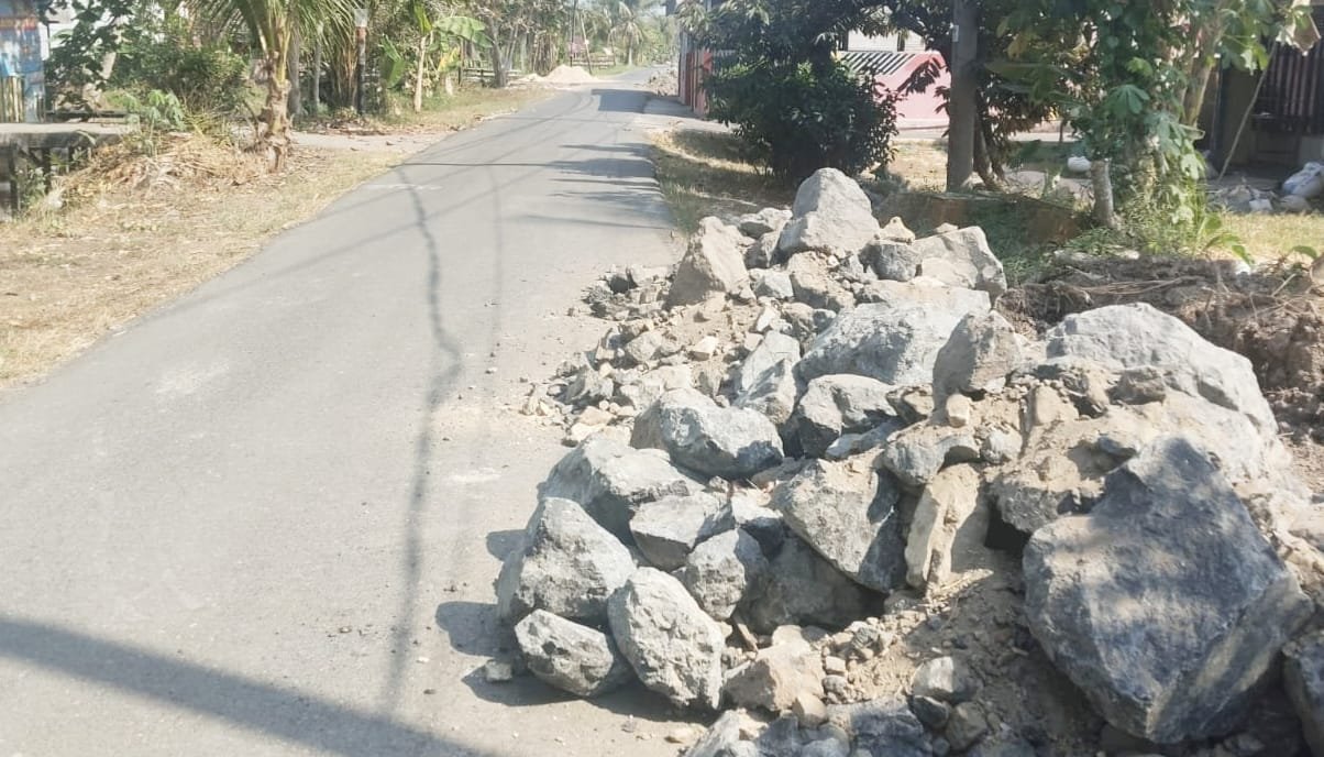 Jalan Sulawesi–Sumatera Mulai Dibenahi, Warga Apresiasi Komitmen Bupati dan Wakil Bupati Kapuas