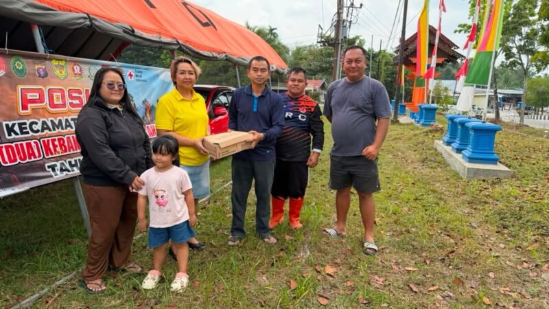 DPRD Salurkan Bantuan untuk Dukung Kesehatan Tim Penanganan Karhutla
