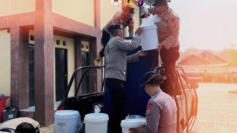 Satbrimob Kalteng Uji Powder Pemadam untuk Hadang Karhutla di Palangka Raya