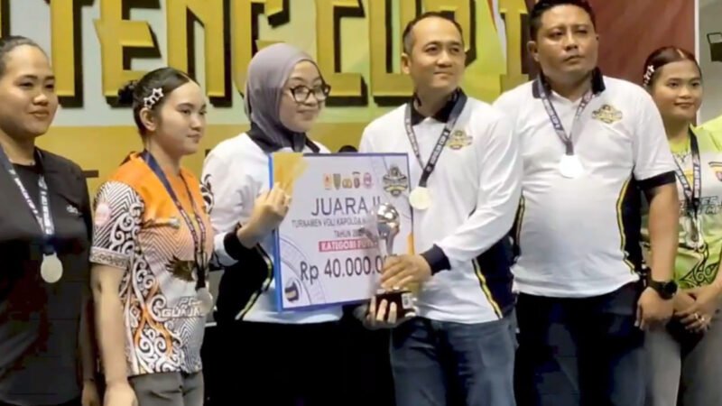 Hadiri Penutupan, Riska Agustin Apresiasi Sportivitas Peserta Turnamen Voli Kapolda Cup II