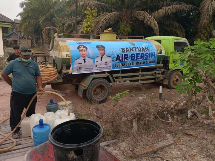 Pemprov Kalteng Salurkan 139.200 Liter Air Bersih ke Sembilan Kabupaten