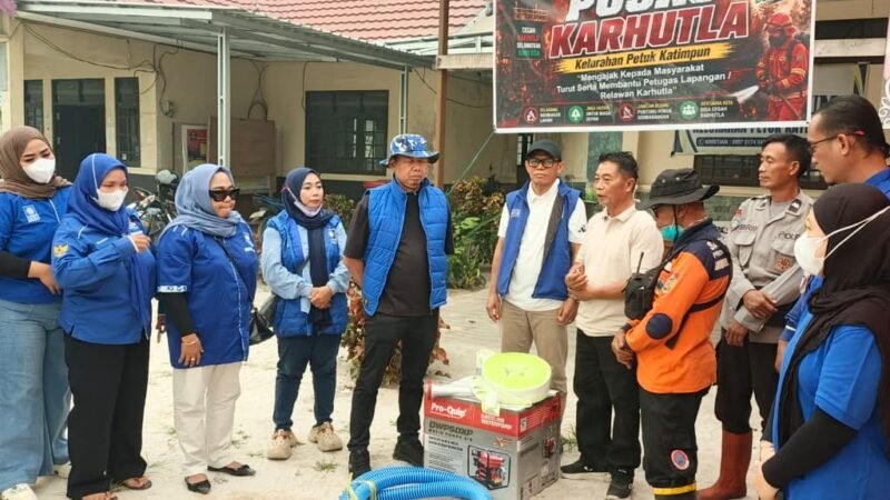 Anggota DPR RI Perwakilan Kalteng, M. Syauqie Serahkan Bantuan Mesin Pemadam Kebakaran
