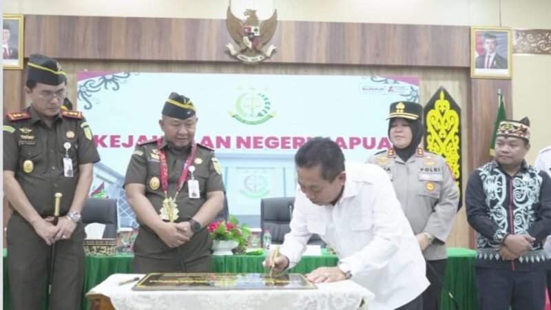 Kajati Kalteng Resmikan Rumah Dinas Kejari Kapuas, Pemkab Tegaskan Dukungan
