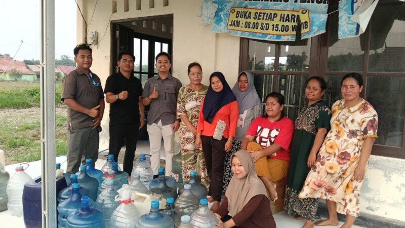 Warga Sulit Air Bersih, Kades Bagendang Tengah Gratiskan